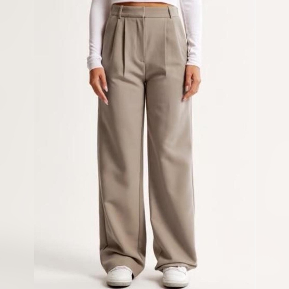 Abercrombie & Fitch Wide-Leg Taupe Pleated Dress Pants | Size 32/14R NWT